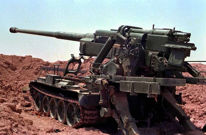 Pháo tự hành M1978 Koksan sử dụng khung gầm cơ sở xe tăng hạng trung Type 59 của Trung Quốc. M1978 Koksan trang bị pháo cỡ nòng 170mm có khả năng bắn những viên đạn đi xa 40km hoặc 60km với kiểu đạn tăng tầm.